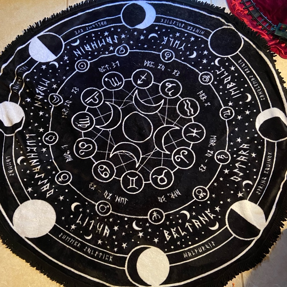 Killstar Round Blanket